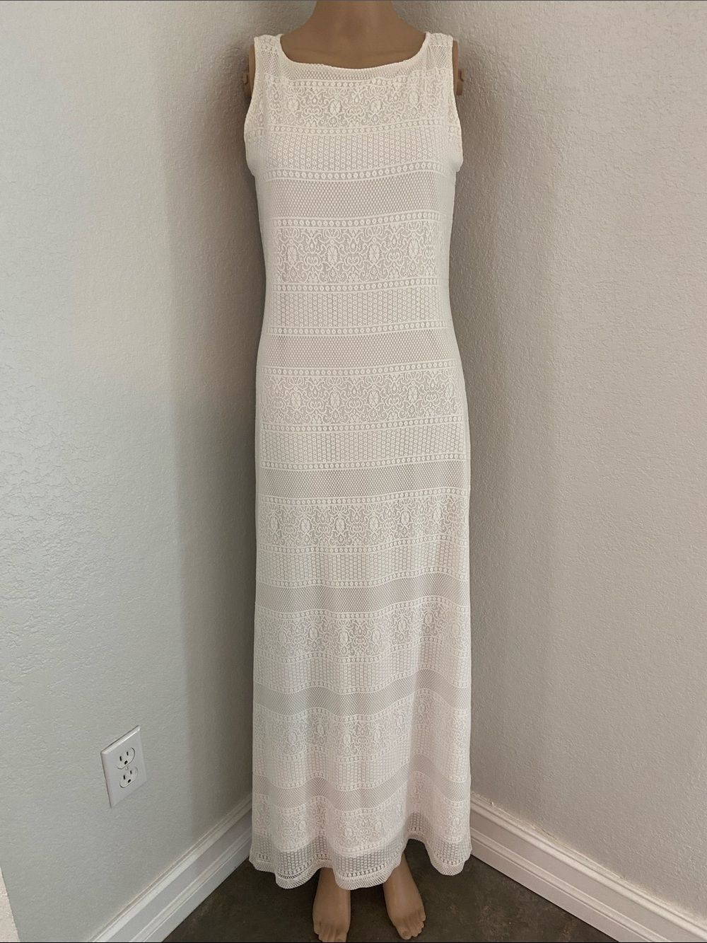 VTG The White House Sleeveless White Lace Maxi Dress - Timeless Summer Maxi Sz M